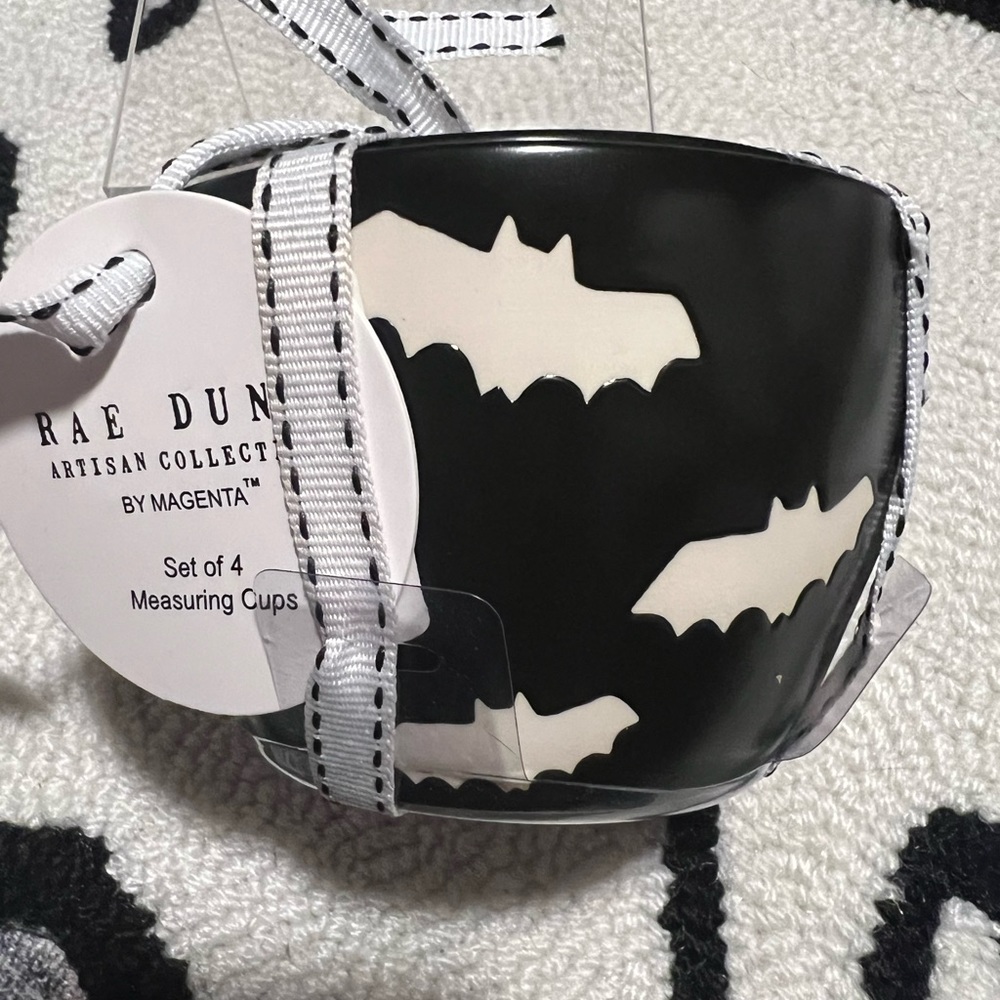 NWT!! Rae Dunn Bat Measuring cups Halloween Fall Black and White